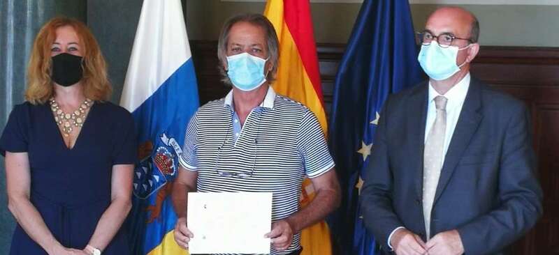 Esteban Castellano, entre el delegado del Gobierno en Canarias y la subdelegada del Gobierno en Las Palmas/TA.